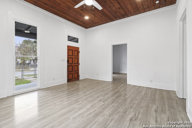 Image 3 of 38 For 2106 Saunders