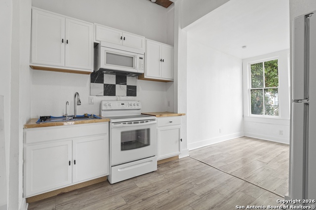 Image 30 of 38 For 2106 Saunders