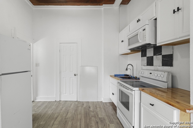 Image 31 of 38 For 2106 Saunders