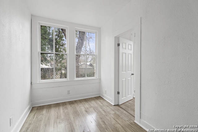 Image 35 of 38 For 2106 Saunders