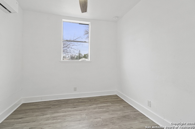 Image 37 of 38 For 2106 Saunders