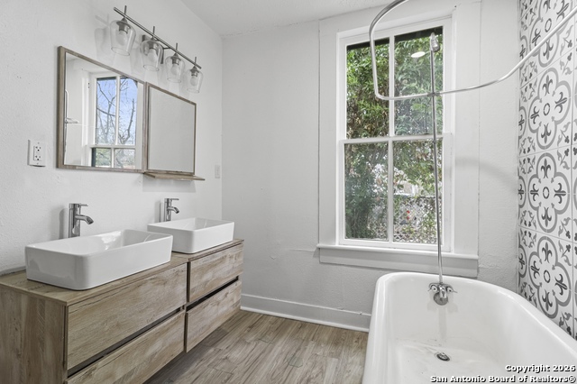 Image 5 of 38 For 2106 Saunders