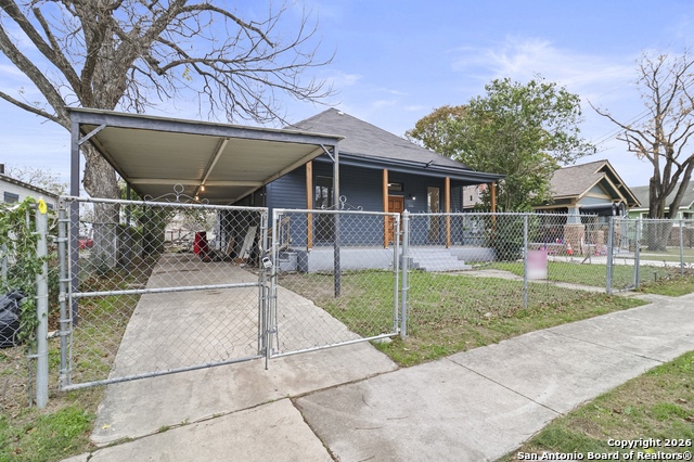 Image 8 of 38 For 2106 Saunders