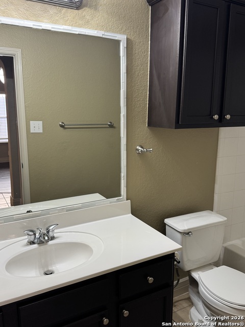 Image 17 of 24 For 10913 Toscana