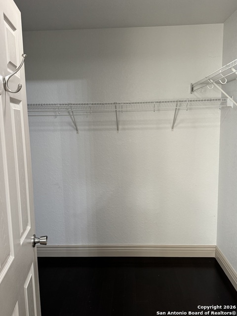 Image 21 of 24 For 10913 Toscana