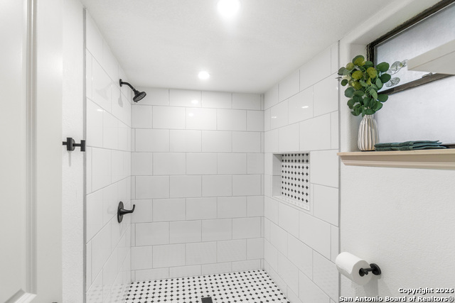 Image 15 of 25 For 206 Dominion