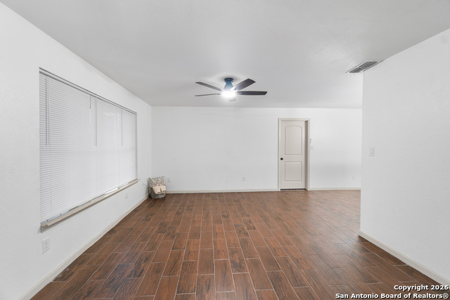 Image 5 of 25 For 206 Dominion