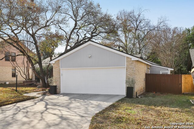 Image 4 of 50 For 2430 Bluffridge