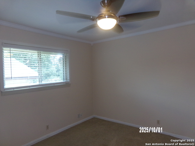 Image 23 of 37 For 615 Amistad Blvd