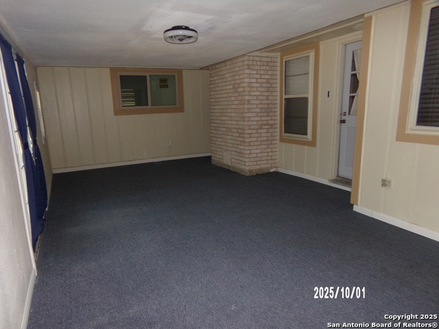 Image 24 of 37 For 615 Amistad Blvd