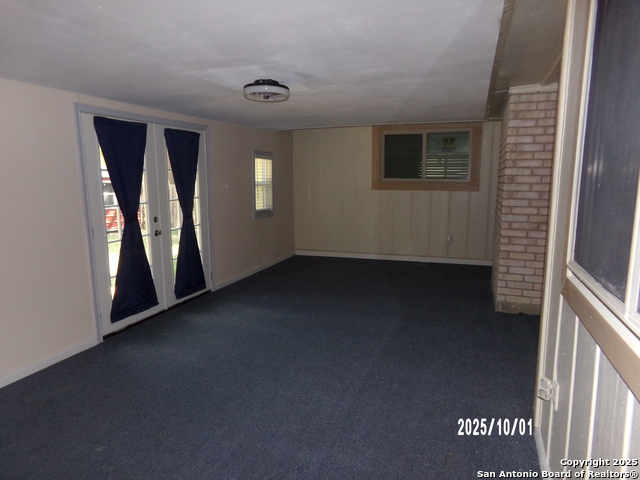 Image 25 of 37 For 615 Amistad Blvd