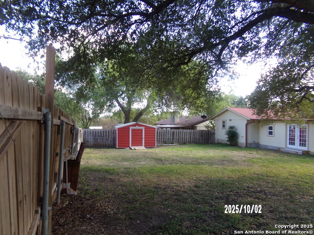 Image 28 of 37 For 615 Amistad Blvd