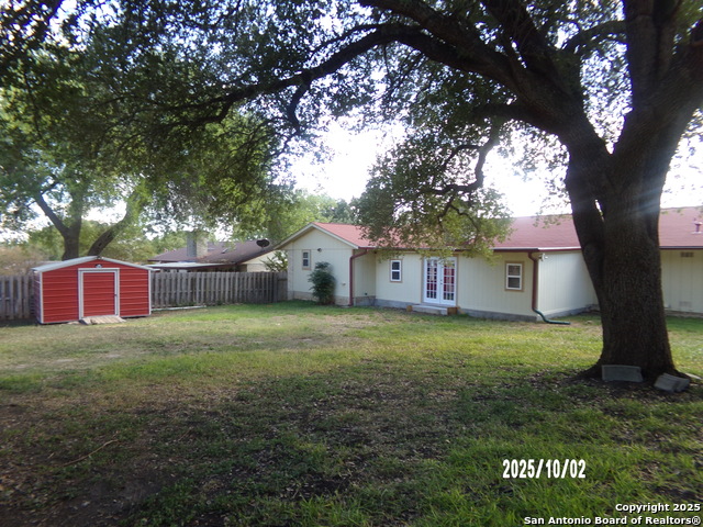 Image 29 of 37 For 615 Amistad Blvd