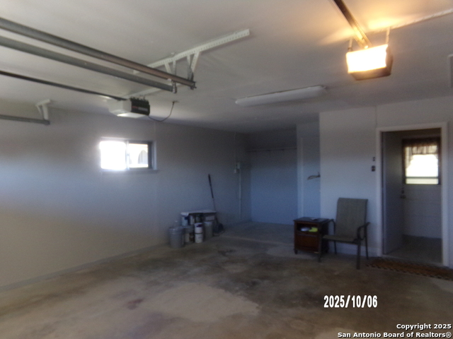 Image 34 of 37 For 615 Amistad Blvd