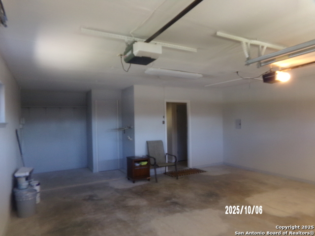 Image 35 of 37 For 615 Amistad Blvd