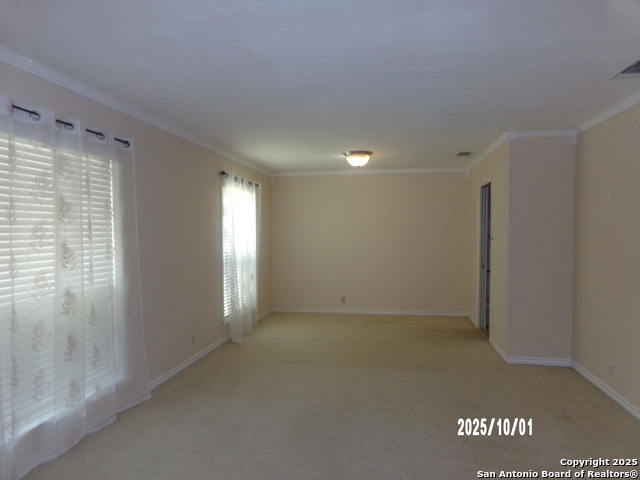 Image 4 of 37 For 615 Amistad Blvd