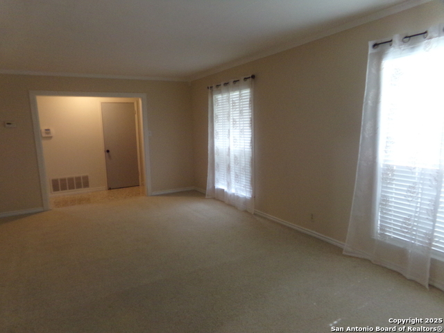 Image 5 of 37 For 615 Amistad Blvd