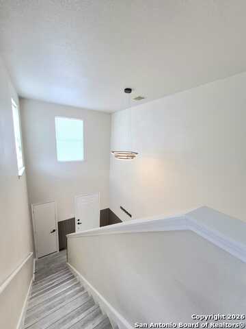 Image 17 of 25 For 6638 Suncliff