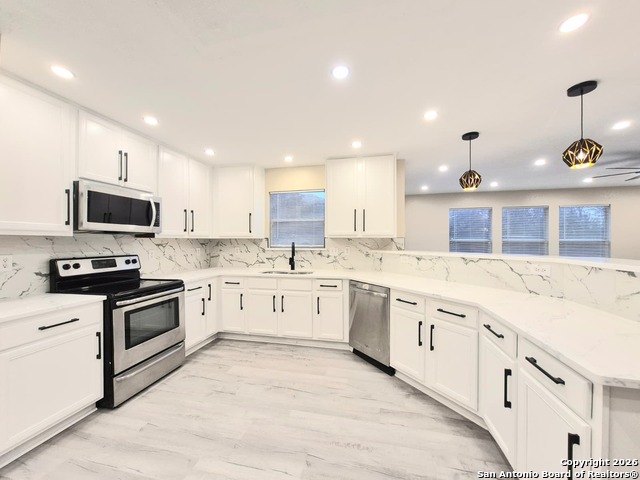 Image 4 of 25 For 6638 Suncliff