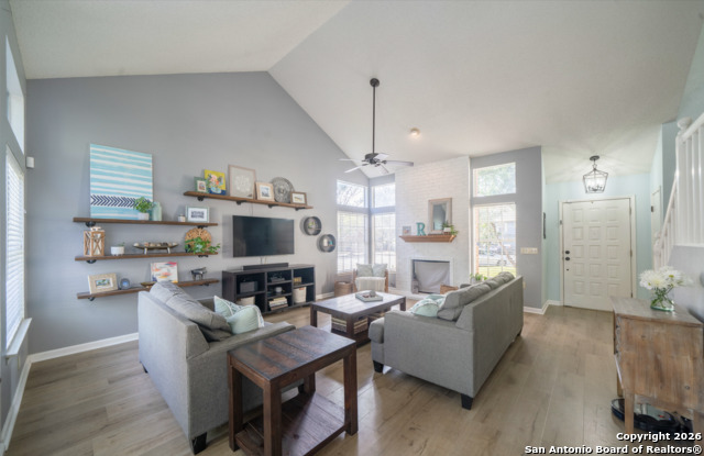 Image 6 of 22 For 2435 Pendant Oak