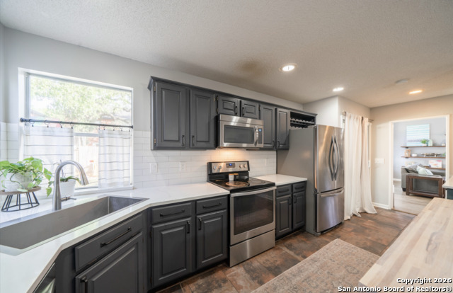 Image 9 of 22 For 2435 Pendant Oak