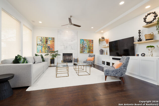 Image 17 of 25 For 17 Burnham Gln