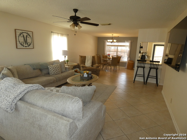 Image 4 of 36 For 729 Willow Crossing