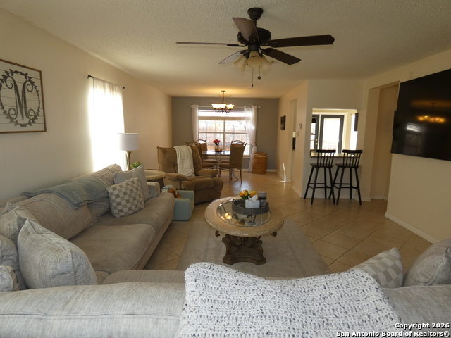 Image 5 of 36 For 729 Willow Crossing