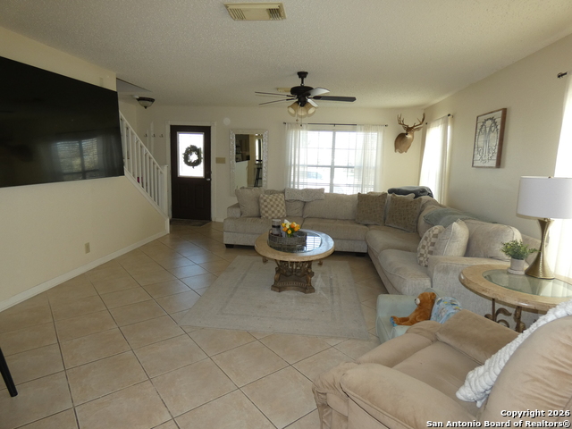 Image 7 of 36 For 729 Willow Crossing