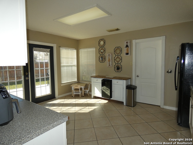 Image 9 of 36 For 729 Willow Crossing