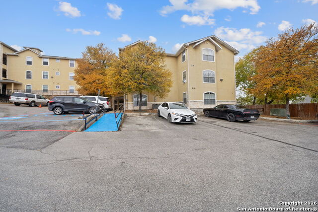 Image 2 of 27 For 7323 Snowden  2201