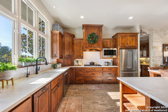 Image 7 of 50 For 115 Spanish Pass