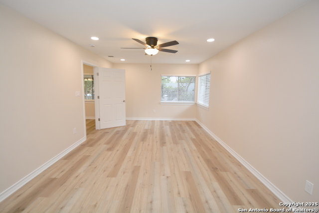 Image 13 of 20 For 5719 Kissing Oak