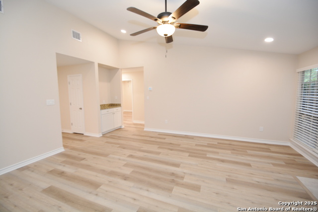 Image 15 of 20 For 5719 Kissing Oak