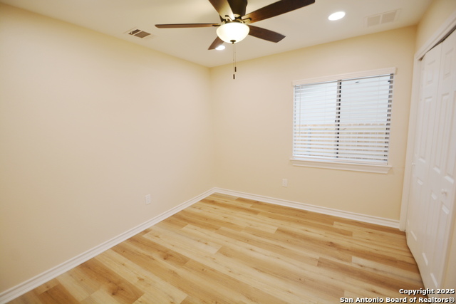 Image 17 of 20 For 5719 Kissing Oak