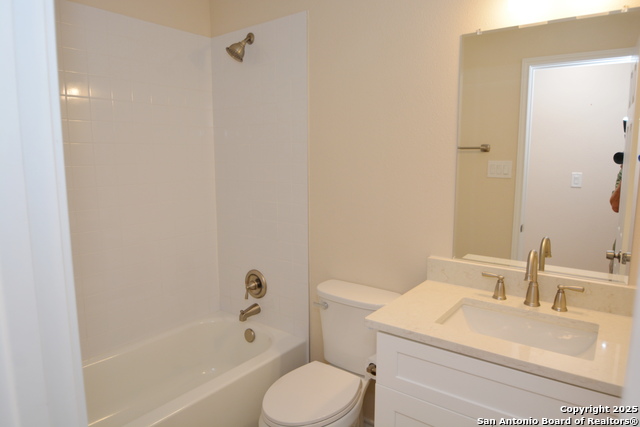 Image 18 of 20 For 5719 Kissing Oak