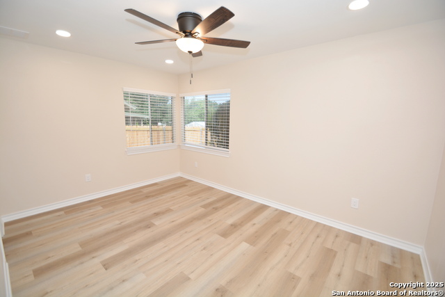 Image 19 of 20 For 5719 Kissing Oak