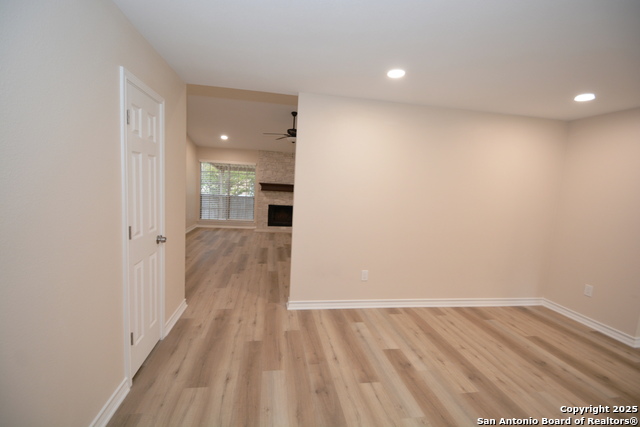 Image 2 of 20 For 5719 Kissing Oak