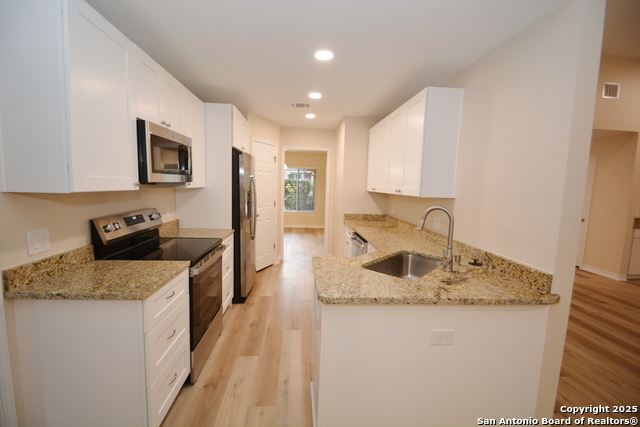 Image 7 of 20 For 5719 Kissing Oak