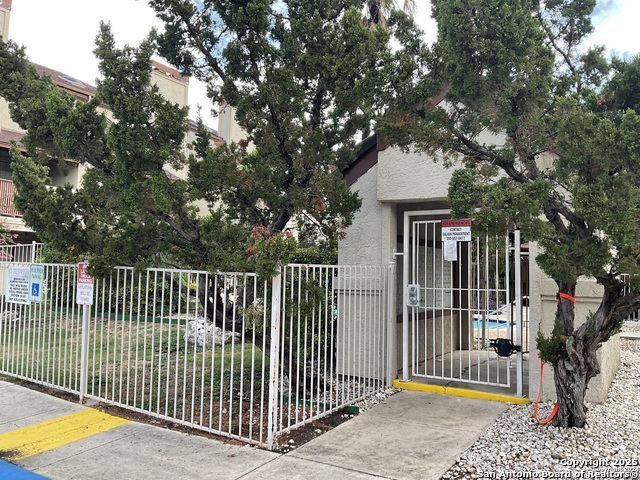 Image 2 of 24 For 5322 Medical  E205