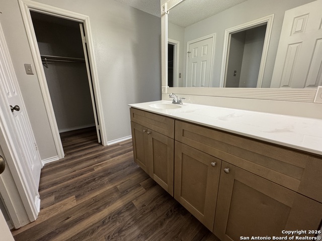 Image 22 of 50 For 18510 Paloma Wood