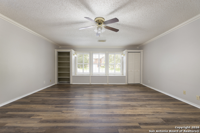 Image 26 of 50 For 18510 Paloma Wood