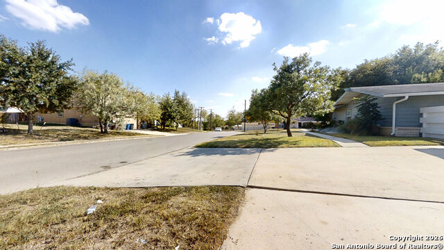 Image 7 of 45 For 459 Harcourt Ave.