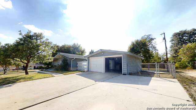 Image 8 of 45 For 459 Harcourt Ave.