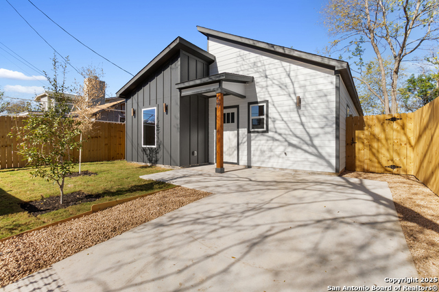 Details for 107 Calles St, San Antonio, TX 78207