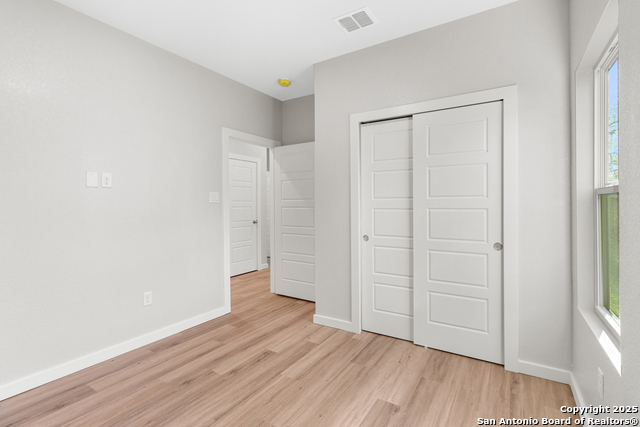 Image 17 of 23 For 107 Calles St