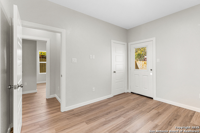 Image 19 of 23 For 107 Calles St