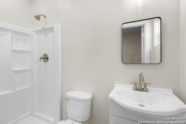 Image 21 of 23 For 107 Calles St