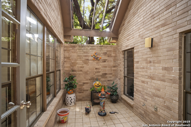 Image 34 of 46 For 19103 Birdsong W