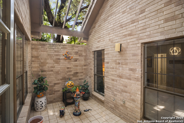 Image 35 of 46 For 19103 Birdsong W